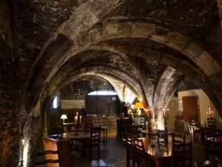 Abbaye De Maizieres 4* Beaune (Cote d'Or)