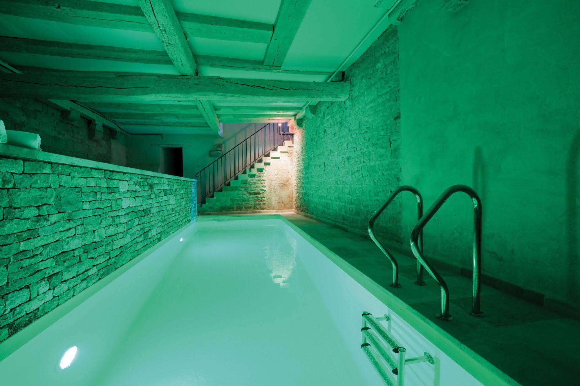 Hotel Abbaye De Maizieres 4*